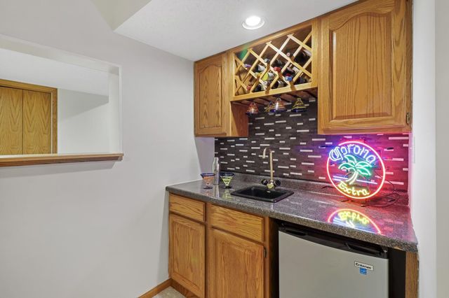 8141 Maplewood Terrace, Chanhassen, MN 55317