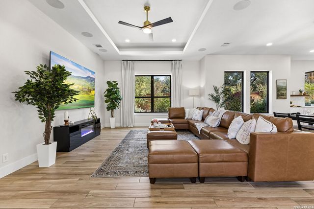 5314 Blackberry Dr, Leon Valley, TX 78238