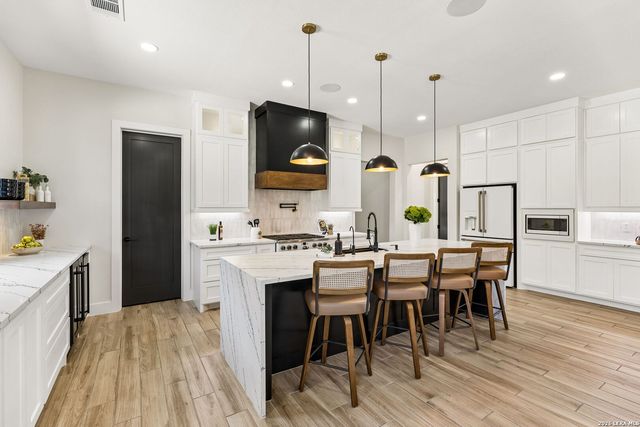 5314 Blackberry Dr, Leon Valley, TX 78238