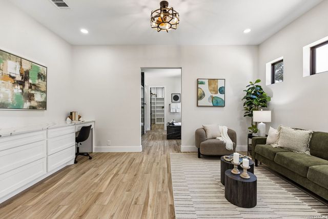 5314 Blackberry Dr, Leon Valley, TX 78238