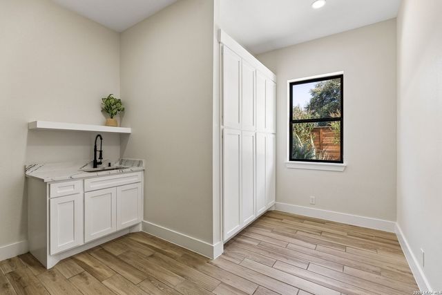 5314 Blackberry Dr, Leon Valley, TX 78238