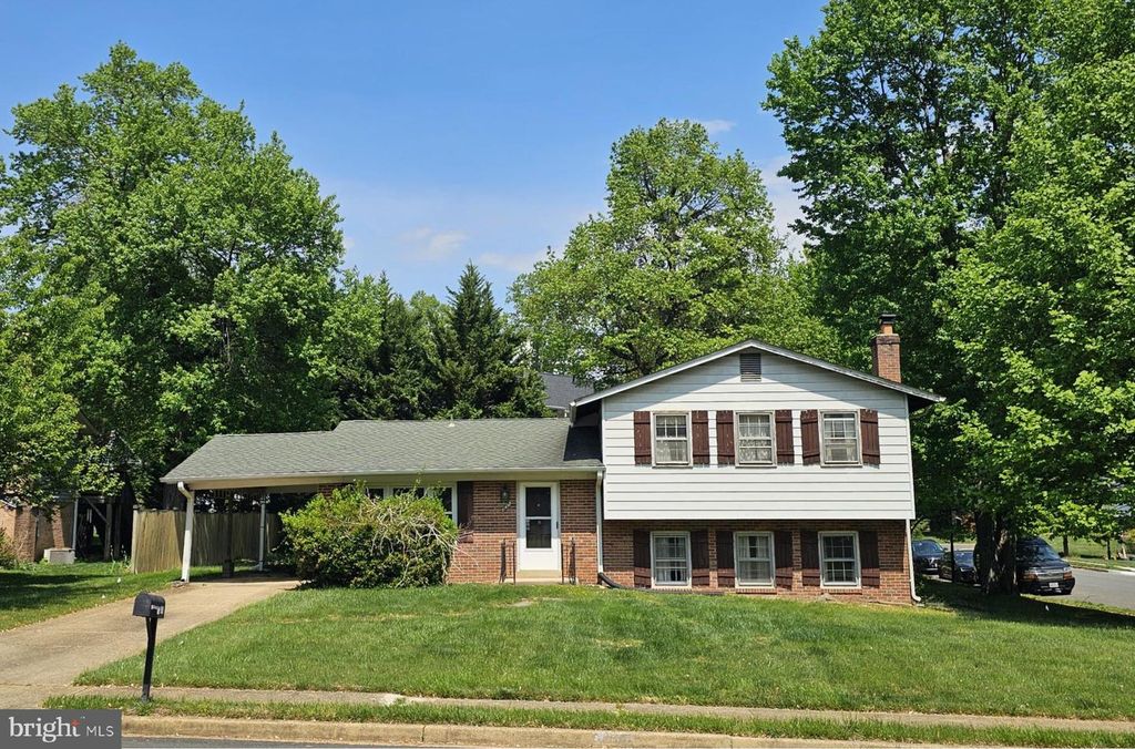 900 CAROLE CT SE, Vienna, VA 22180
