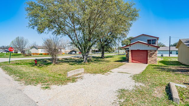 1852 Coral Road, Pelican Bay, TX 76020