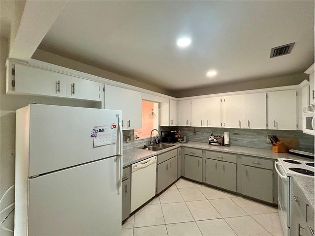 8711 SW 96TH LANE C, Ocala, FL 34481