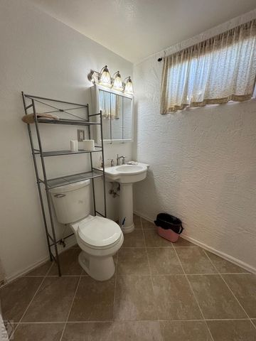 18 MacGregor Rd, Pueblo, CO 81001