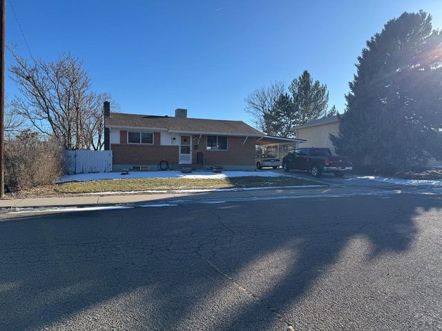 18 MacGregor Rd, Pueblo, CO 81001