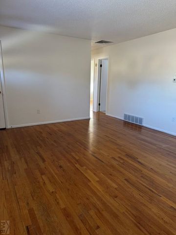 18 MacGregor Rd, Pueblo, CO 81001