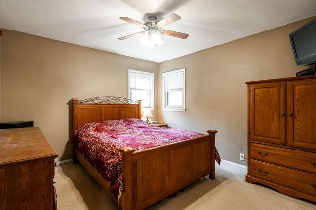 110 S Highland AVENUE, Thiensville, WI 53092