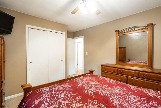 110 S Highland AVENUE, Thiensville, WI 53092