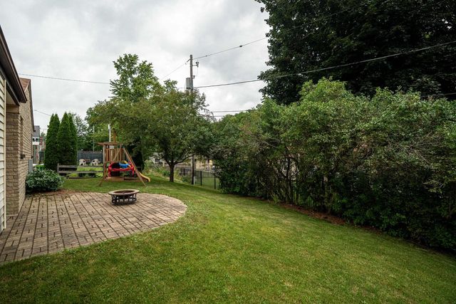 110 S Highland AVENUE, Thiensville, WI 53092
