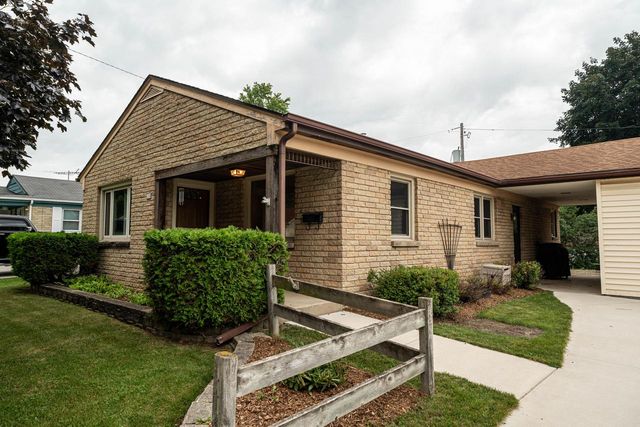 110 S Highland AVENUE, Thiensville, WI 53092