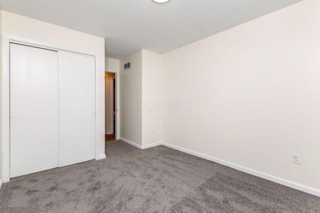 6040 Thatcher Drive, Dublin, OH 43017