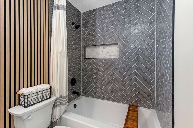 6040 Thatcher Drive, Dublin, OH 43017