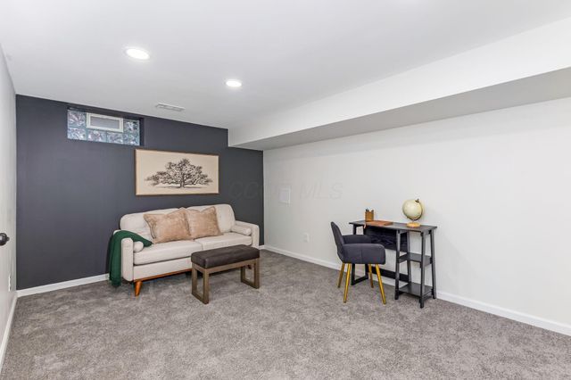 6040 Thatcher Drive, Dublin, OH 43017