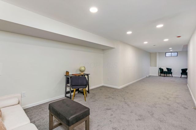 6040 Thatcher Drive, Dublin, OH 43017