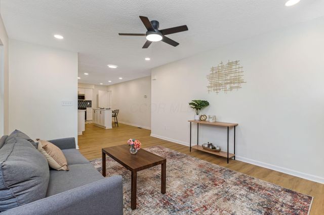 6040 Thatcher Drive, Dublin, OH 43017