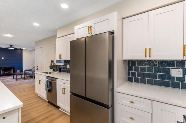 6040 Thatcher Drive, Dublin, OH 43017