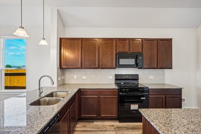 8640 MERLIN CV, San Antonio, TX 78222