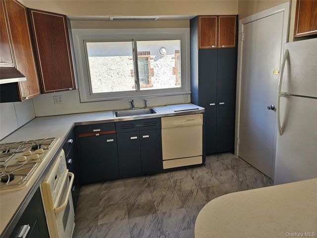 65 Belmont Avenue, Yonkers, NY 10704