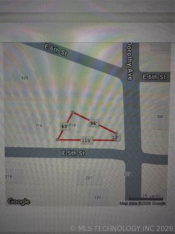 718 E 5th Street, Claremore, OK 74017