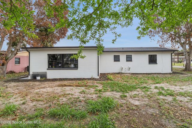 3042 Plummer Circle, Melbourne, FL 32901
