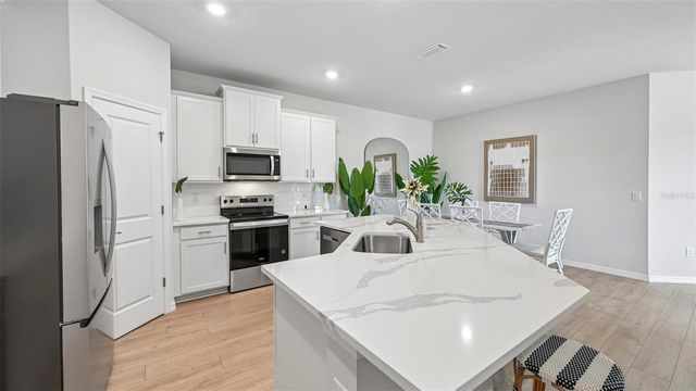 18334 TAVERNSIDE TRAIL, Lakewood Ranch, FL 34211
