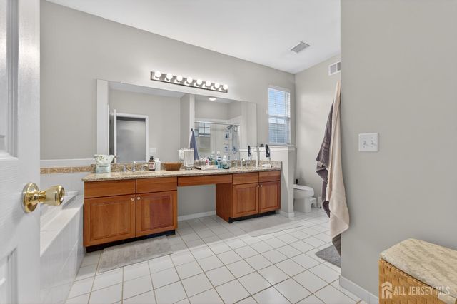30 Narrows Way, Monroe, NJ 08831