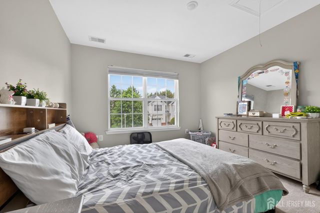 30 Narrows Way, Monroe, NJ 08831