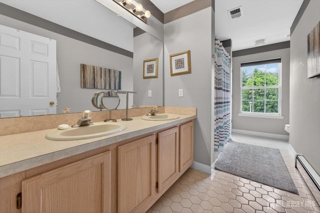 30 Narrows Way, Monroe, NJ 08831