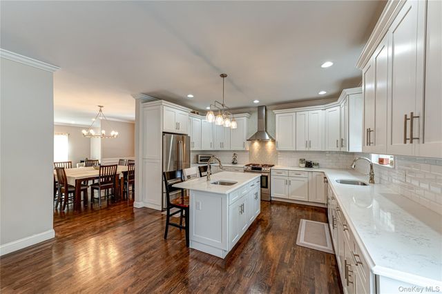 456 Pine Acres Boulevard, Brightwaters, NY 11718