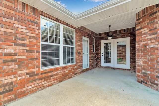 6872 Young Farm Avenue, Springdale, AR 72762