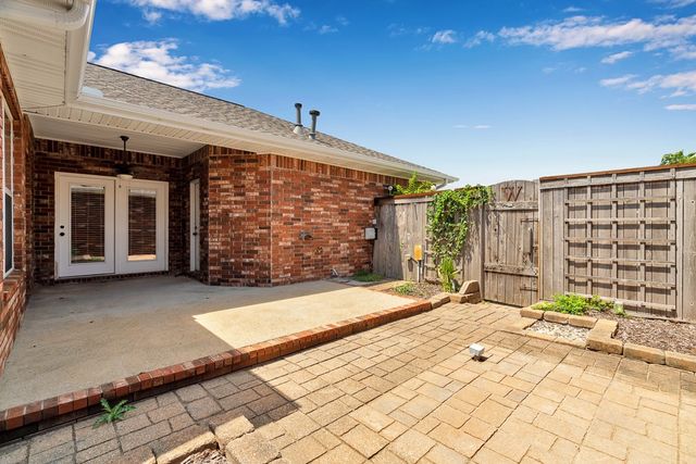6872 Young Farm Avenue, Springdale, AR 72762