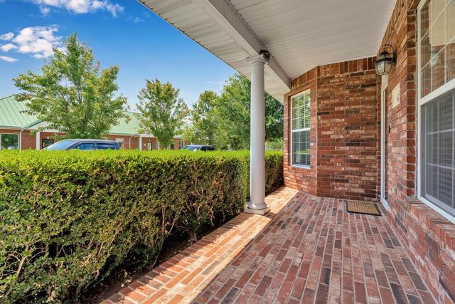 6872 Young Farm Avenue, Springdale, AR 72762