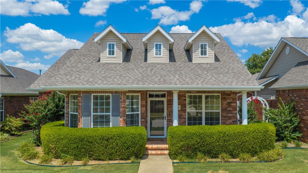 6872 Young Farm Avenue, Springdale, AR 72762