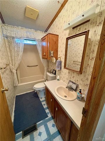 206 Hub Drive, Mission, TX 78574