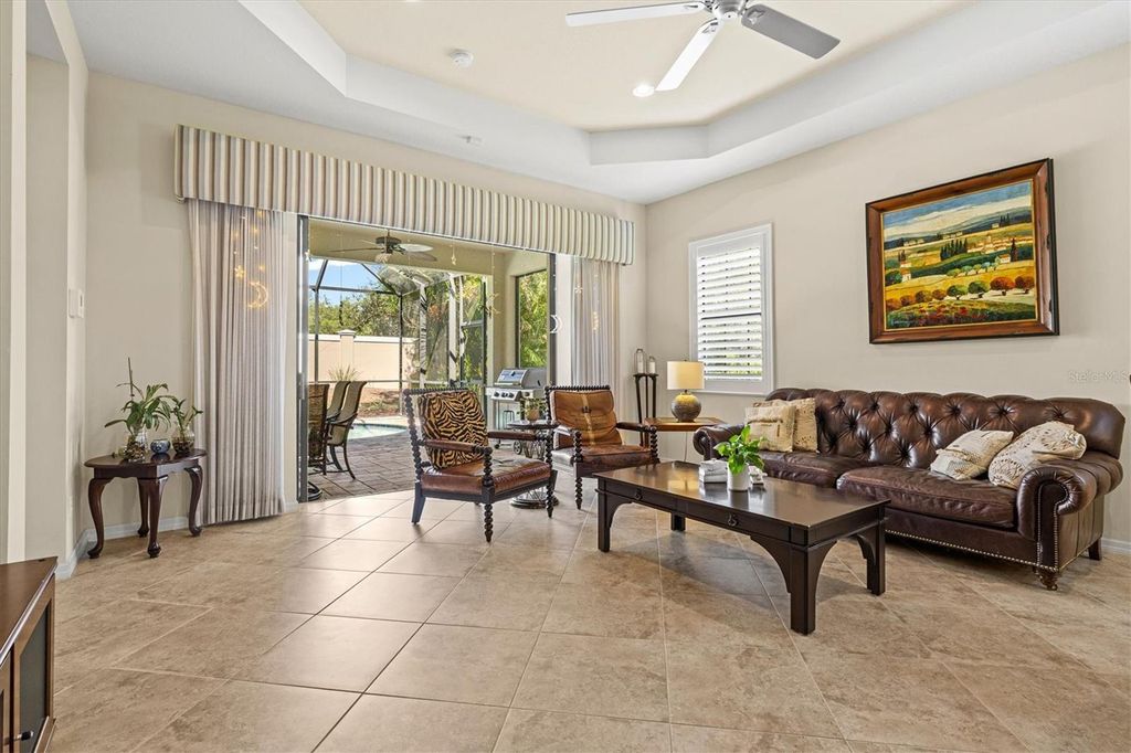 Image 15 of property listing at 7118 WESTHILL COURT, Bradenton, FL 34202