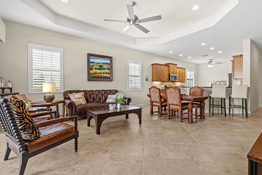 Image 20 of property listing at 7118 WESTHILL COURT, Bradenton, FL 34202