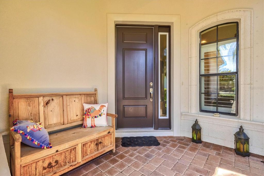 Image 3 of property listing at 7118 WESTHILL COURT, Bradenton, FL 34202