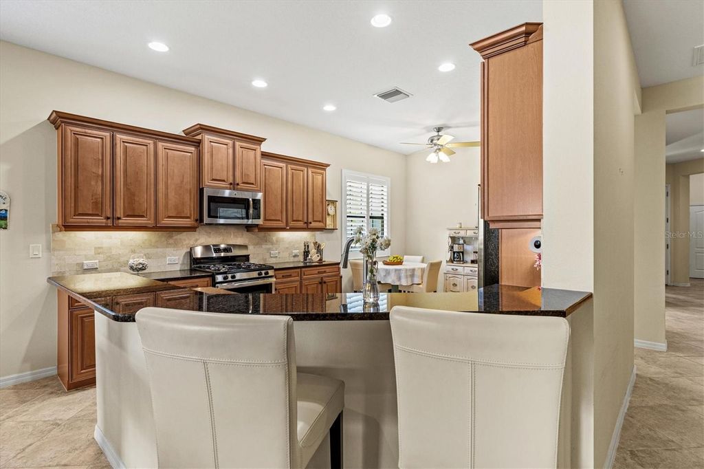 Image 21 of property listing at 7118 WESTHILL COURT, Bradenton, FL 34202