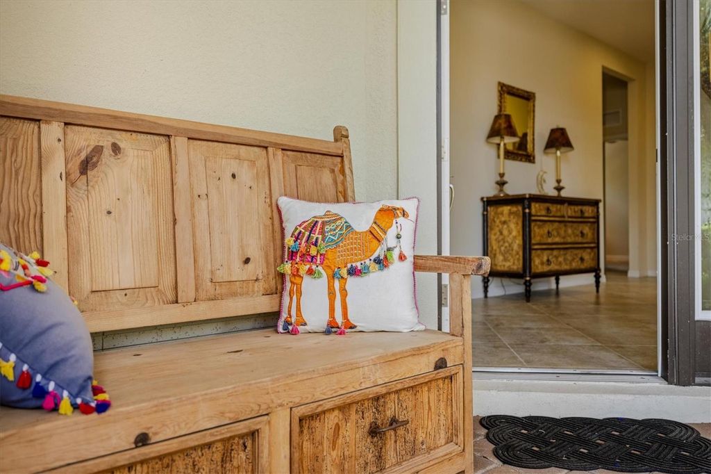 Image 4 of property listing at 7118 WESTHILL COURT, Bradenton, FL 34202