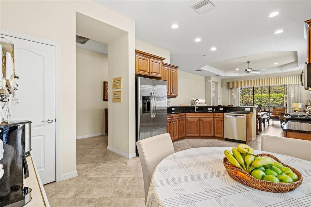 Image 32 of property listing at 7118 WESTHILL COURT, Bradenton, FL 34202