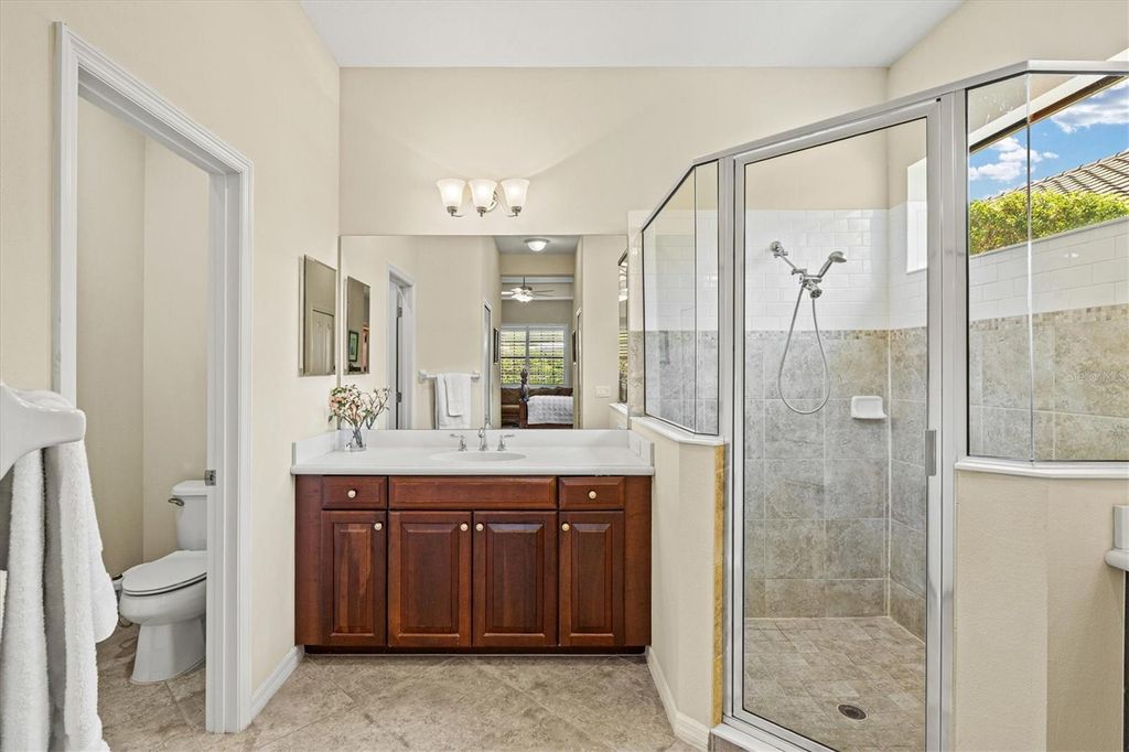 Image 38 of property listing at 7118 WESTHILL COURT, Bradenton, FL 34202