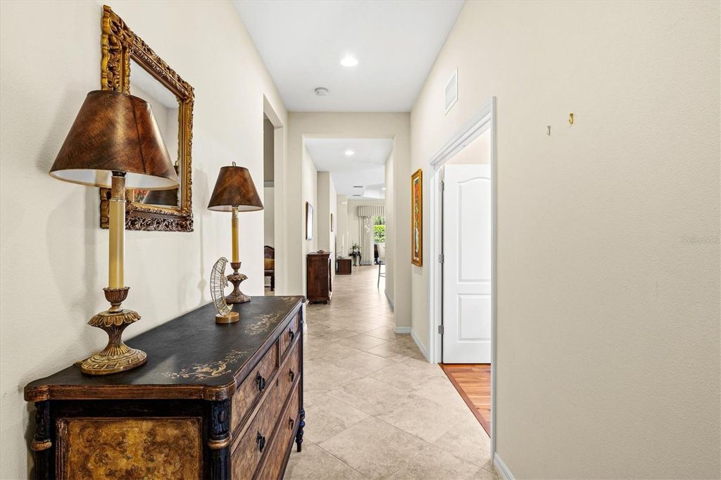 Image 5 of property listing at 7118 WESTHILL COURT, Bradenton, FL 34202