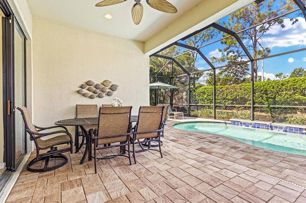 Image 51 of property listing at 7118 WESTHILL COURT, Bradenton, FL 34202