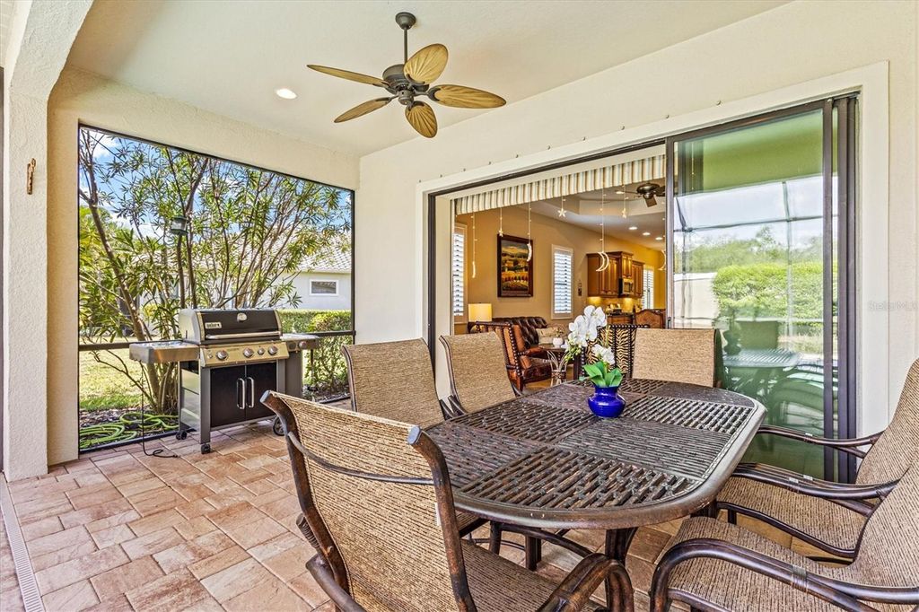 Image 52 of property listing at 7118 WESTHILL COURT, Bradenton, FL 34202