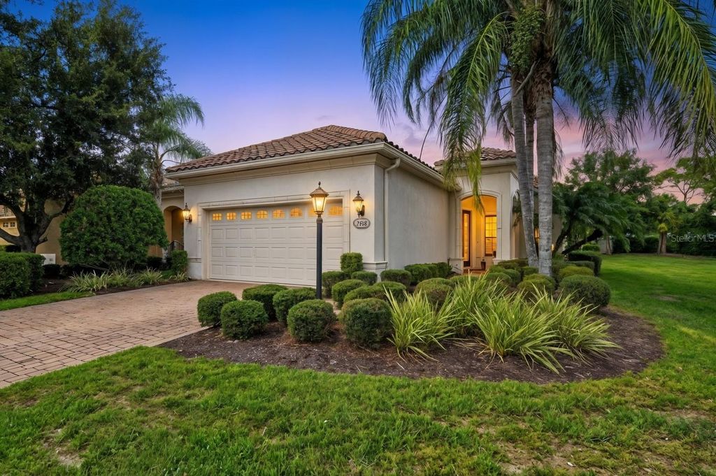 Image 59 of property listing at 7118 WESTHILL COURT, Bradenton, FL 34202