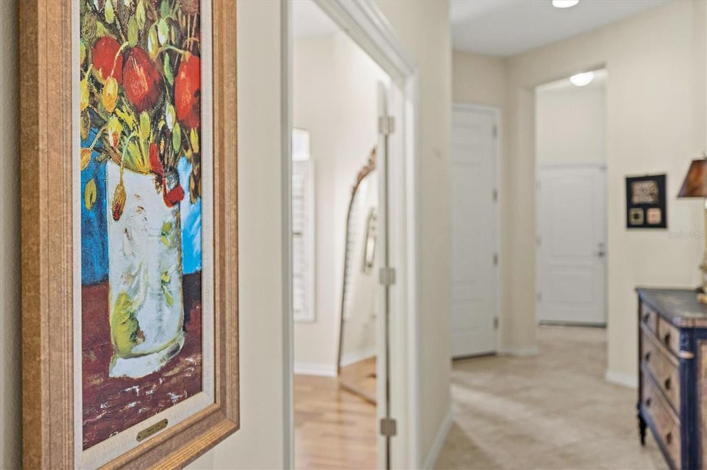 Image 7 of property listing at 7118 WESTHILL COURT, Bradenton, FL 34202
