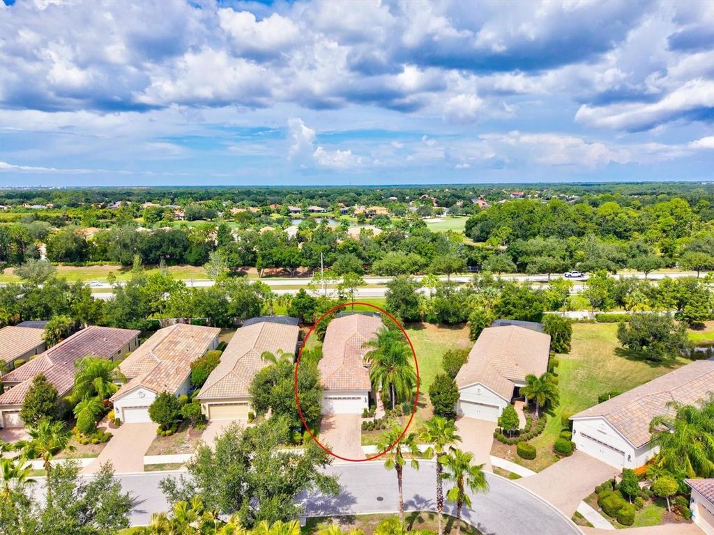 Image 61 of property listing at 7118 WESTHILL COURT, Bradenton, FL 34202