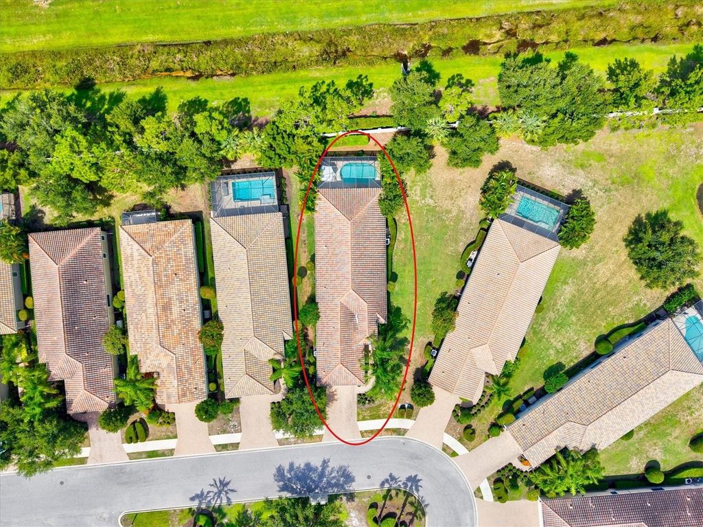 Image 64 of property listing at 7118 WESTHILL COURT, Bradenton, FL 34202