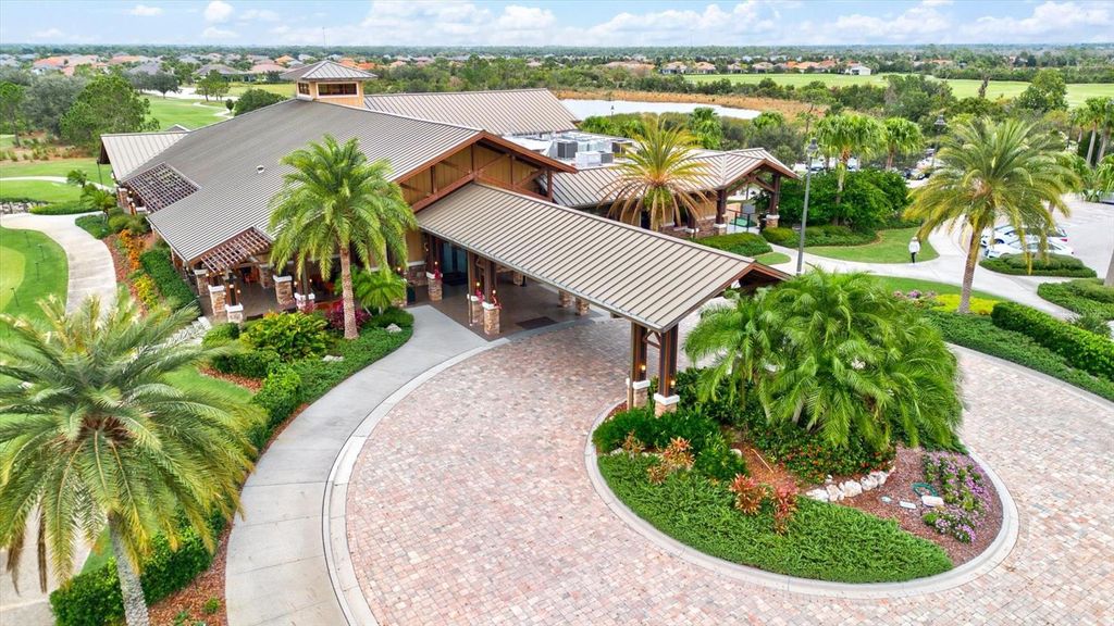 Image 72 of property listing at 7118 WESTHILL COURT, Bradenton, FL 34202